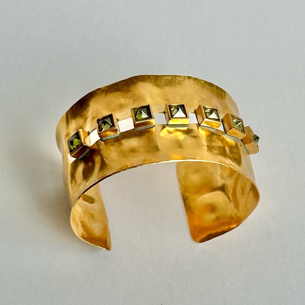 VINTAGE Gold Cuff Bracelet- Green Stones - Picture 2 of 8